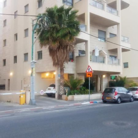 Chung cư 75 m² 2 phòng ngủ, 2 phòng tắm riêng ở Bãi biển Tel Aviv Ngoại thất bức ảnh