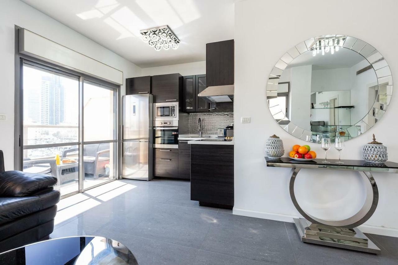 Chung cư 75 m² 2 phòng ngủ, 2 phòng tắm riêng ở Bãi biển Tel Aviv Ngoại thất bức ảnh