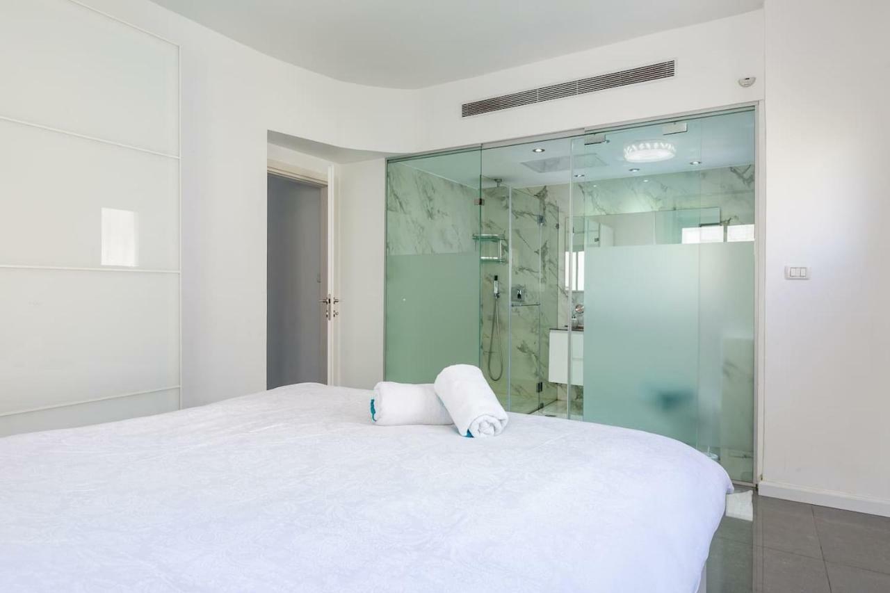 Chung cư 75 m² 2 phòng ngủ, 2 phòng tắm riêng ở Bãi biển Tel Aviv Ngoại thất bức ảnh