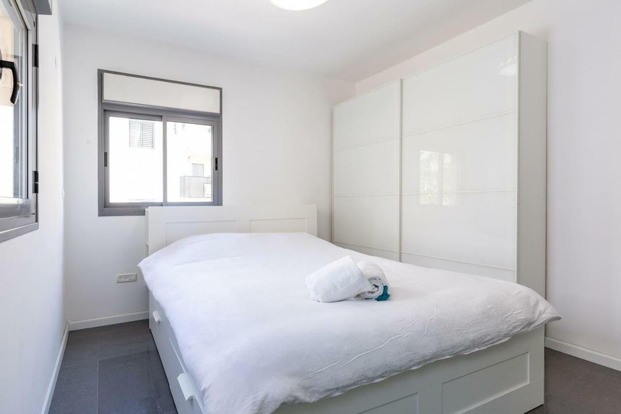 Chung cư 75 m² 2 phòng ngủ, 2 phòng tắm riêng ở Bãi biển Tel Aviv Ngoại thất bức ảnh