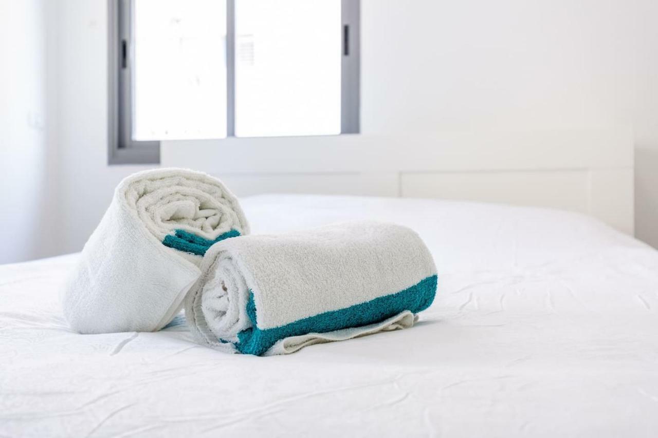 Chung cư 75 m² 2 phòng ngủ, 2 phòng tắm riêng ở Bãi biển Tel Aviv Ngoại thất bức ảnh